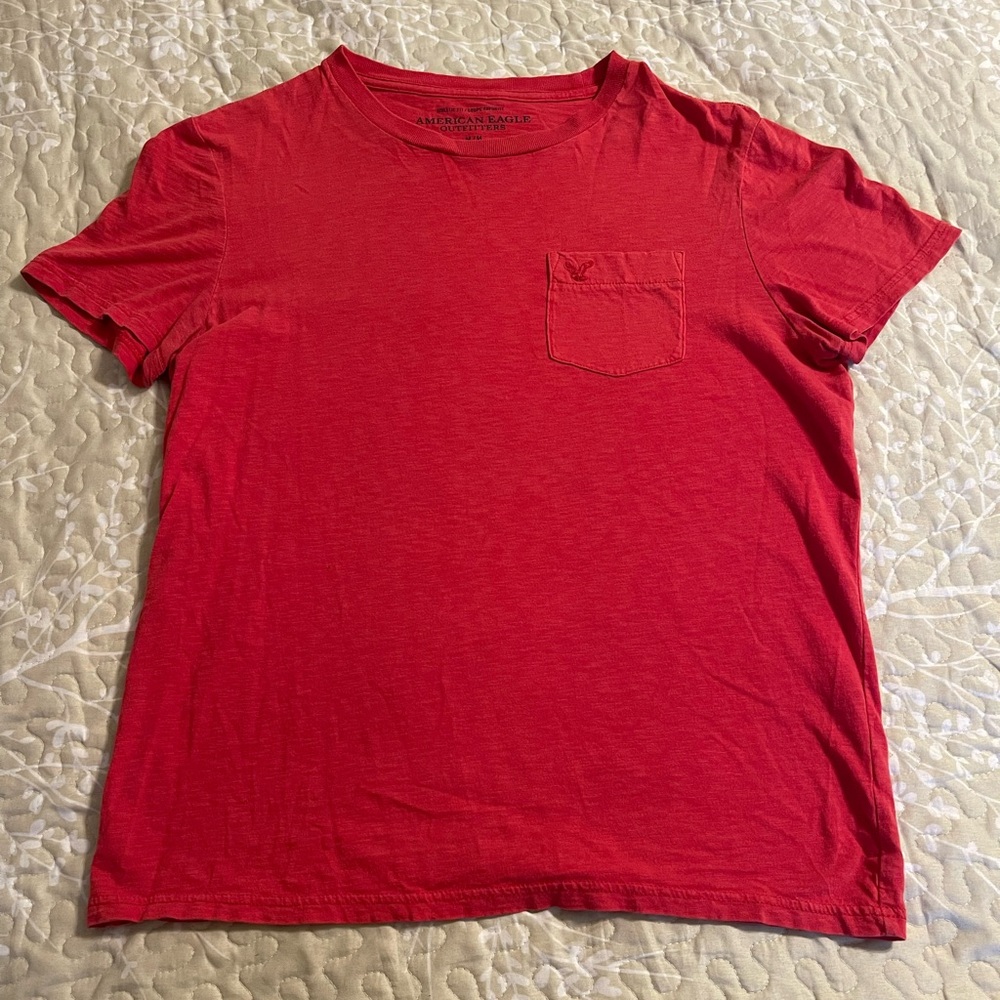 Men’s American Eagle Athletic Fit Red T-Shirt Size Medium